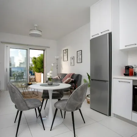 Eden-Perfect Location, Sea View, Stylish Apartment Paphos Exterior photo